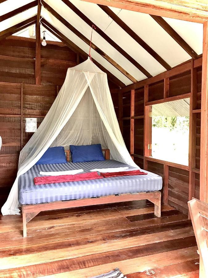 Hotel Frog Garden Hut à Koh Phayam Extérieur photo