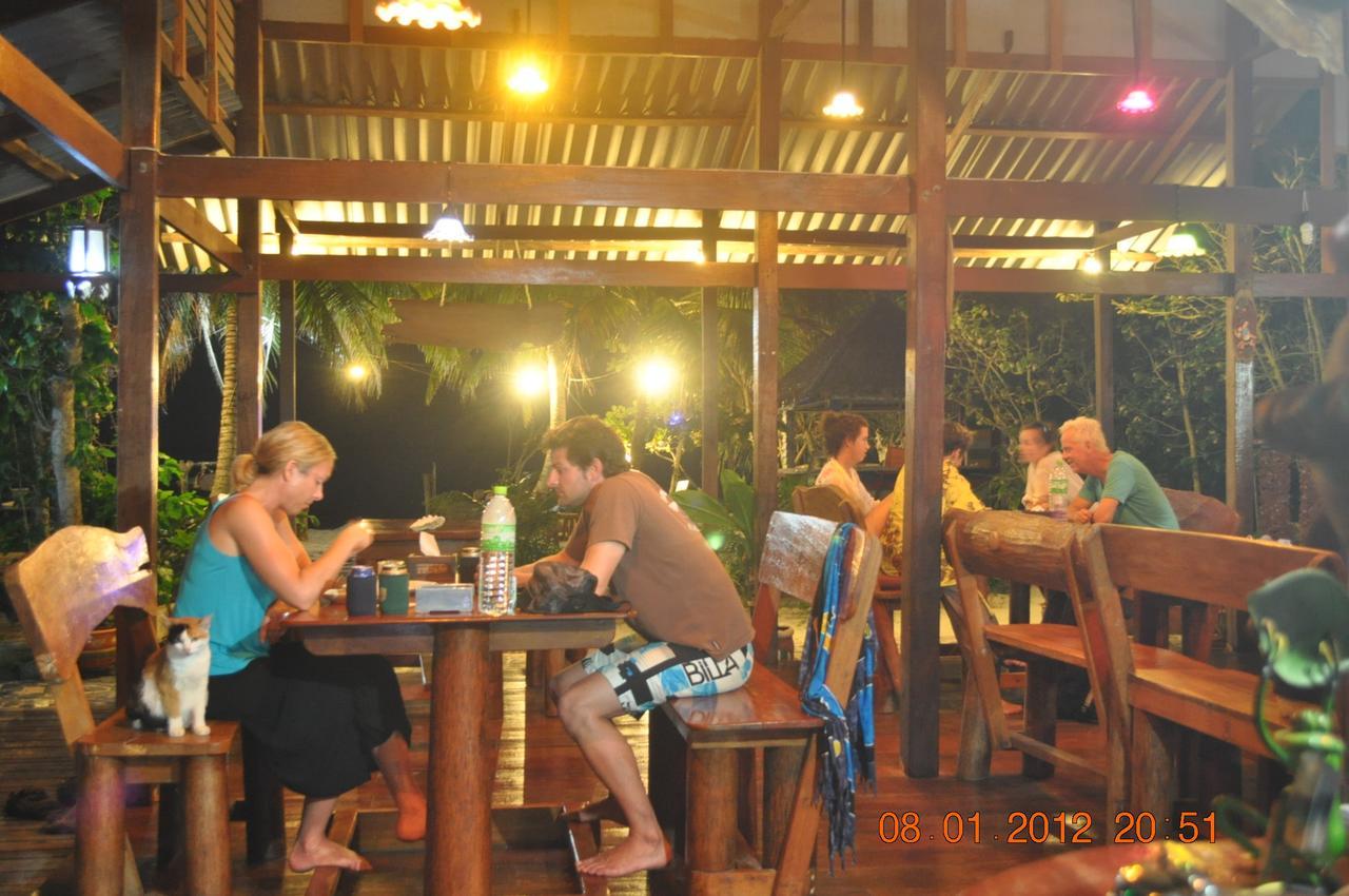 Hotel Frog Garden Hut à Koh Phayam Extérieur photo
